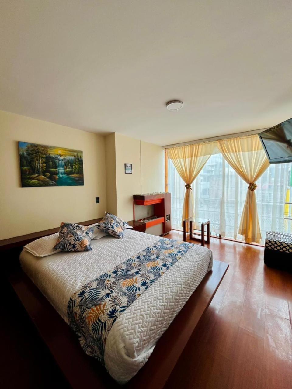 Torre De Cristal Hotel